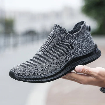 2025 Breathable Men Casual Shoes Lightweight Outdoor Male Walking Shoes Anti-slip Men's Sneakers Slip on Flats Vulcanized Shoes